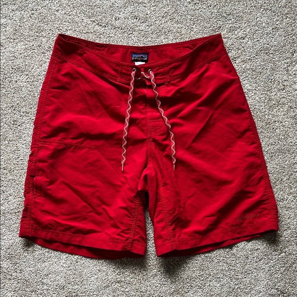 NWOT Patagonia Men's Red Wavefarer Board Swim Shorts 33 - Picture 2 of 8